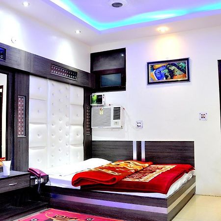 Hotel Peace Point - 1 Min Walking Distance From Station New Delhi Luaran gambar