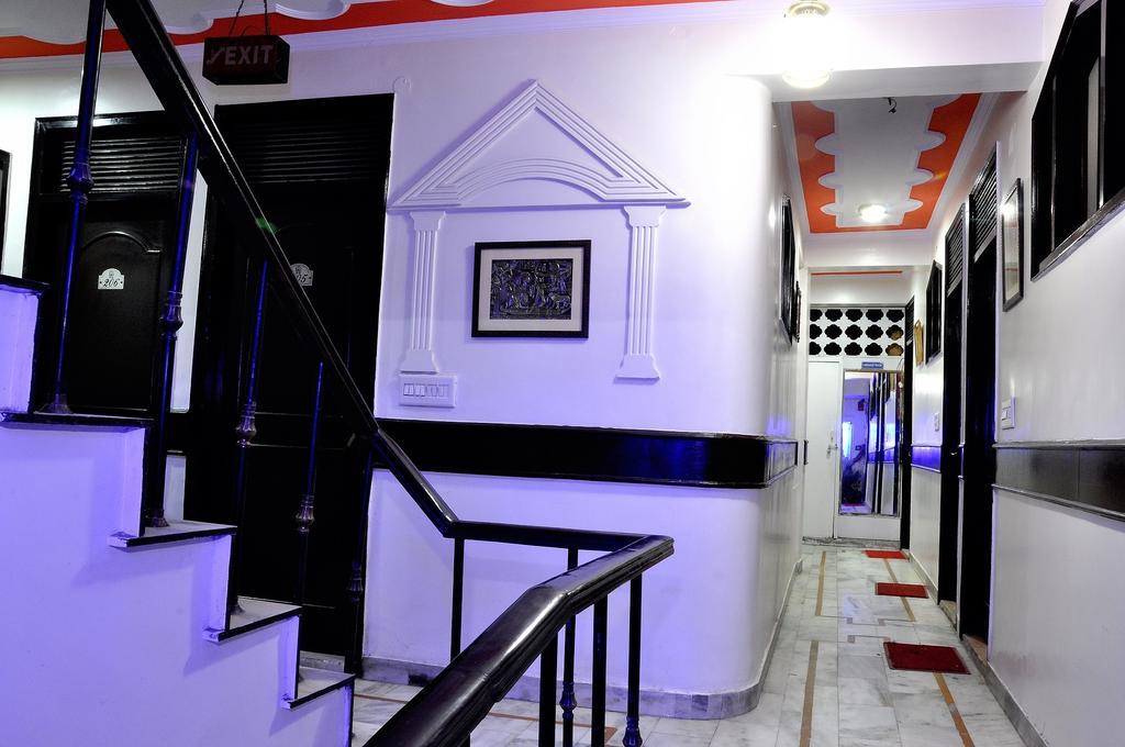 Hotel Peace Point - 1 Min Walking Distance From Station New Delhi Bilik gambar