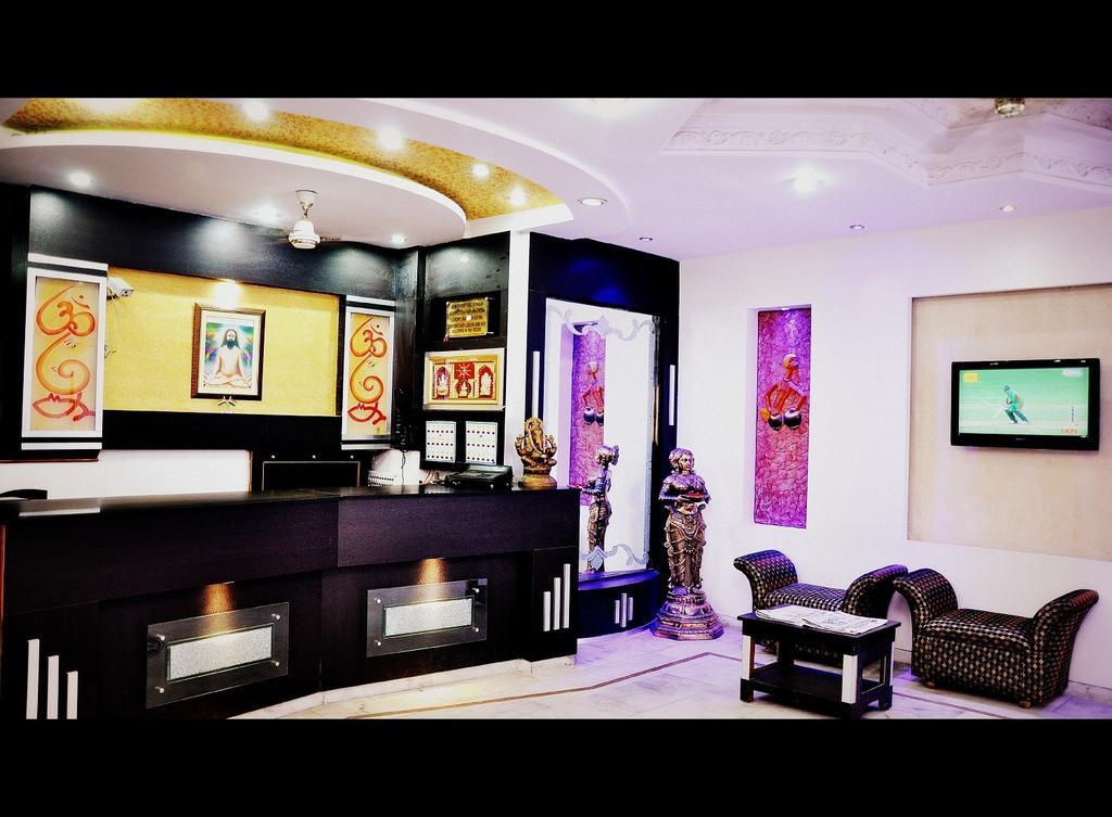 Hotel Peace Point - 1 Min Walking Distance From Station New Delhi Luaran gambar