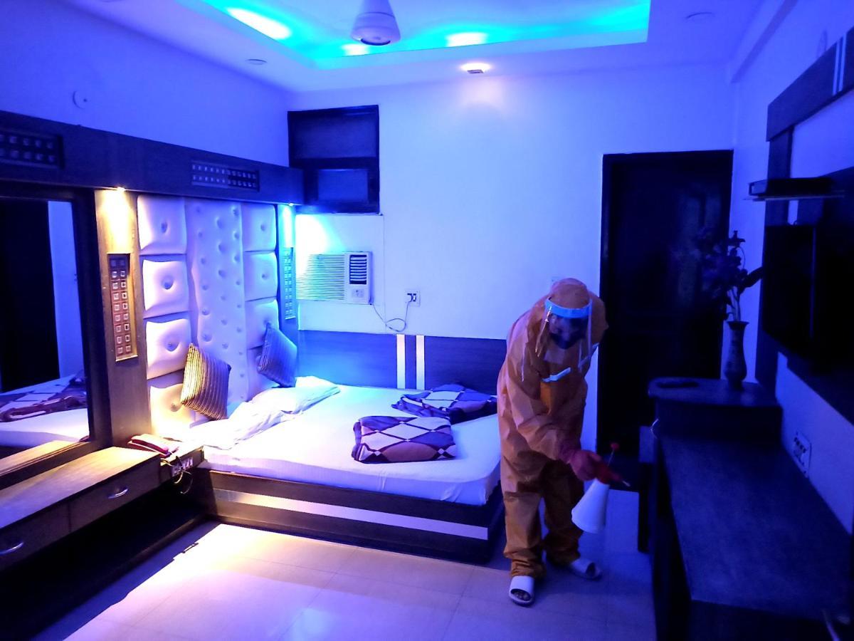 Hotel Peace Point - 1 Min Walking Distance From Station New Delhi Luaran gambar