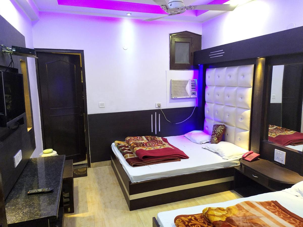 Hotel Peace Point - 1 Min Walking Distance From Station New Delhi Luaran gambar