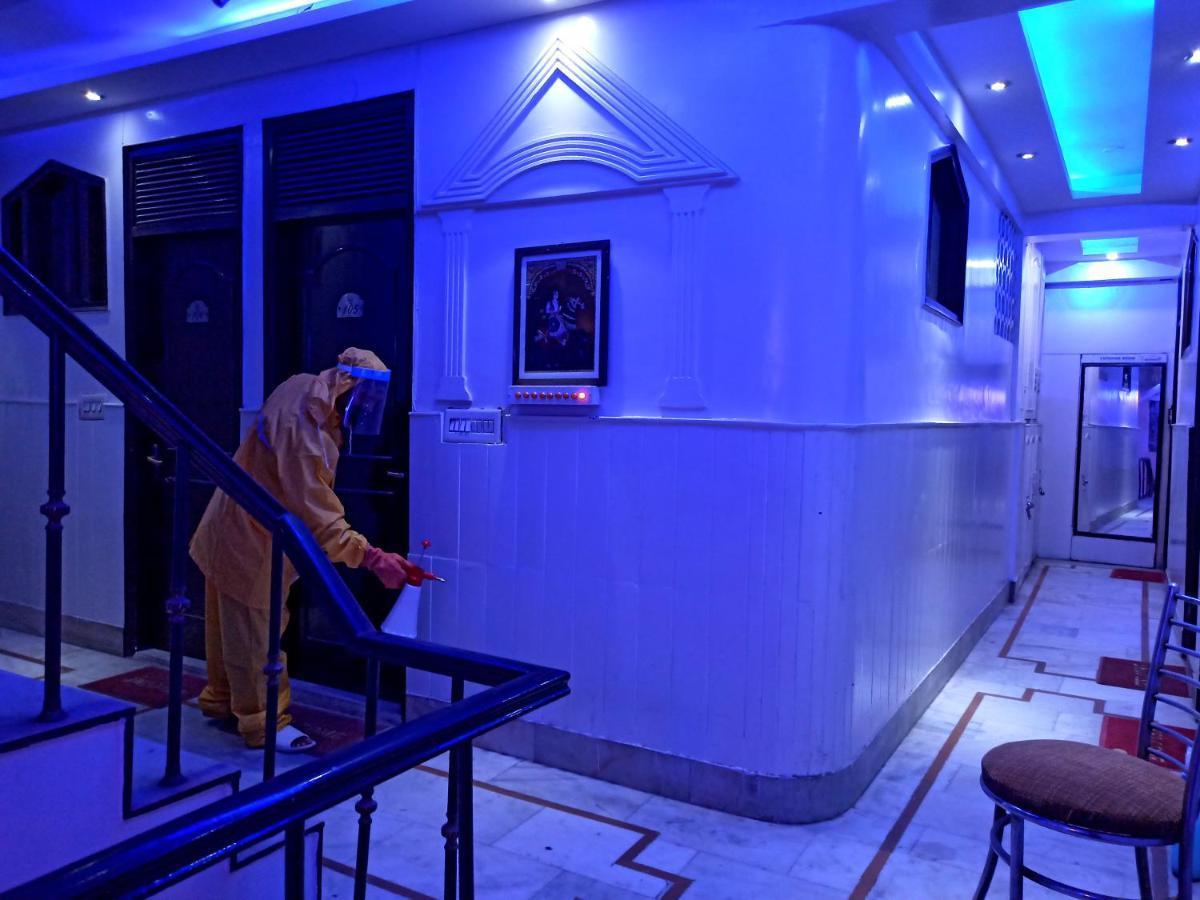 Hotel Peace Point - 1 Min Walking Distance From Station New Delhi Luaran gambar