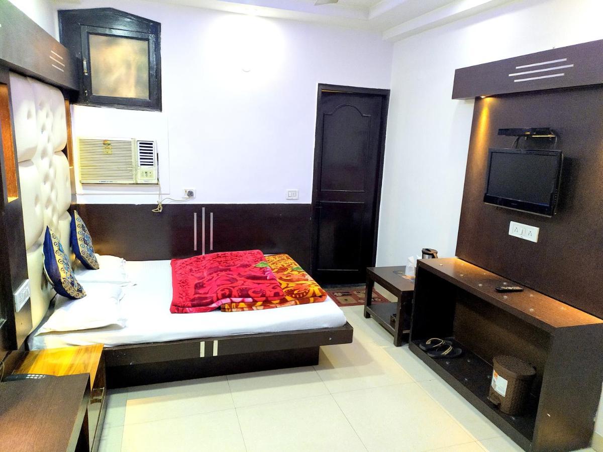 Hotel Peace Point - 1 Min Walking Distance From Station New Delhi Luaran gambar